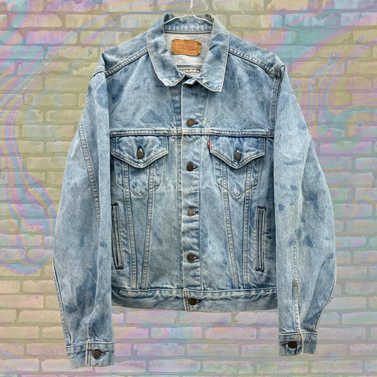 Vintage 1980s Distressed Levi’s Denim Trucker Type III Made in USA Jacket - Large